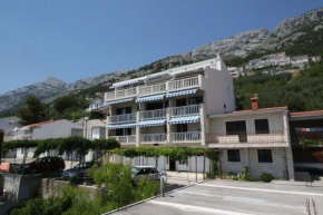 Apartments with a parking space Pisak, Omis - 5154